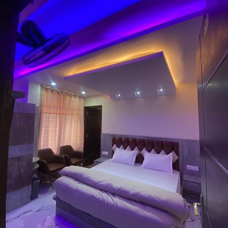 Hotel Harmony Heights Shimla Esterno foto