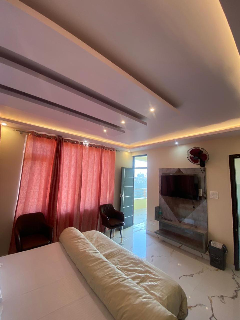 Hotel Harmony Heights Shimla Esterno foto