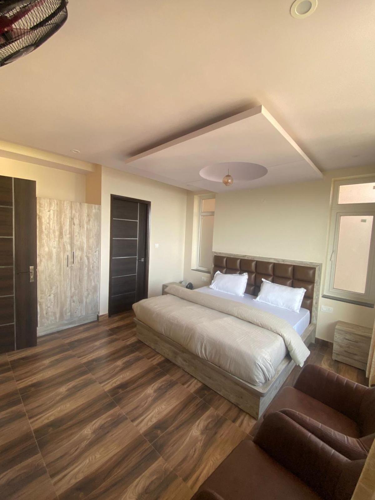 Hotel Harmony Heights Shimla Esterno foto