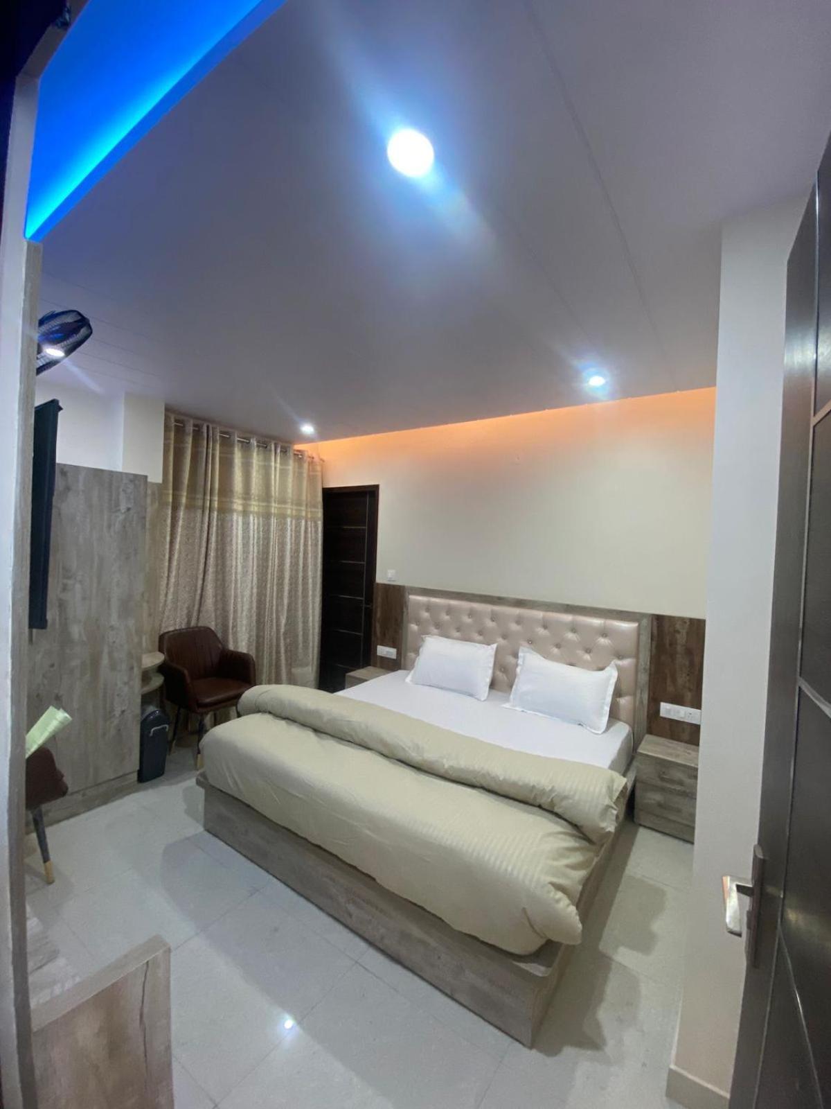 Hotel Harmony Heights Shimla Esterno foto